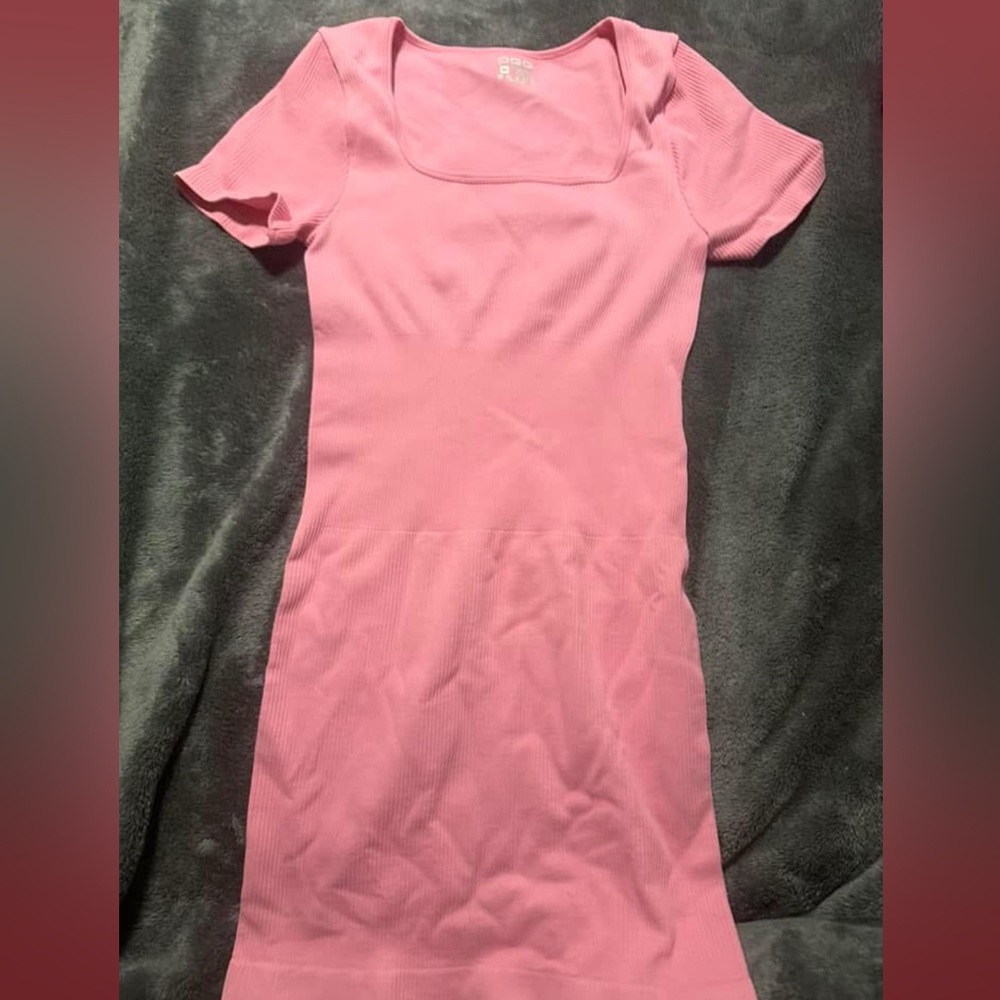 Ribbed pink dress